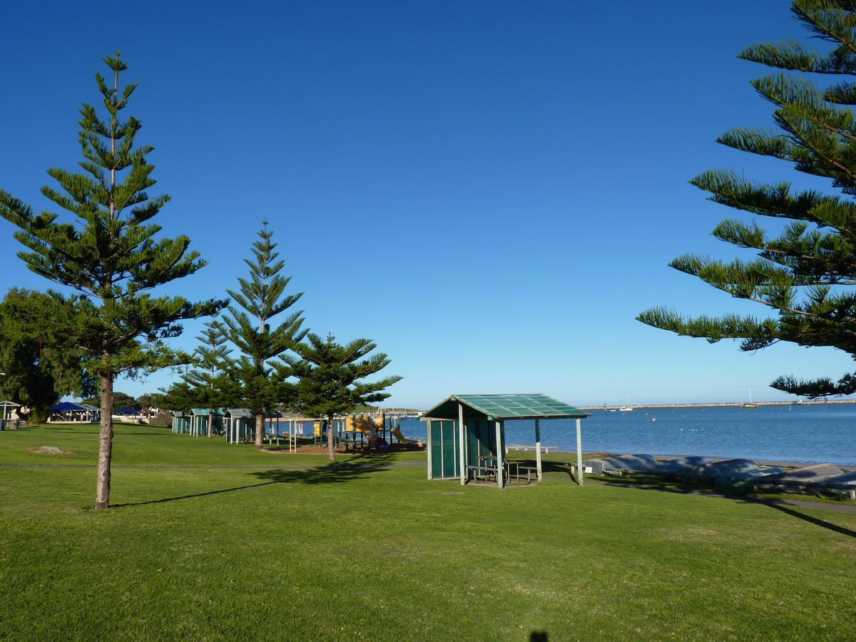 Leander Reef Holiday Park Port Denison Εξωτερικό φωτογραφία